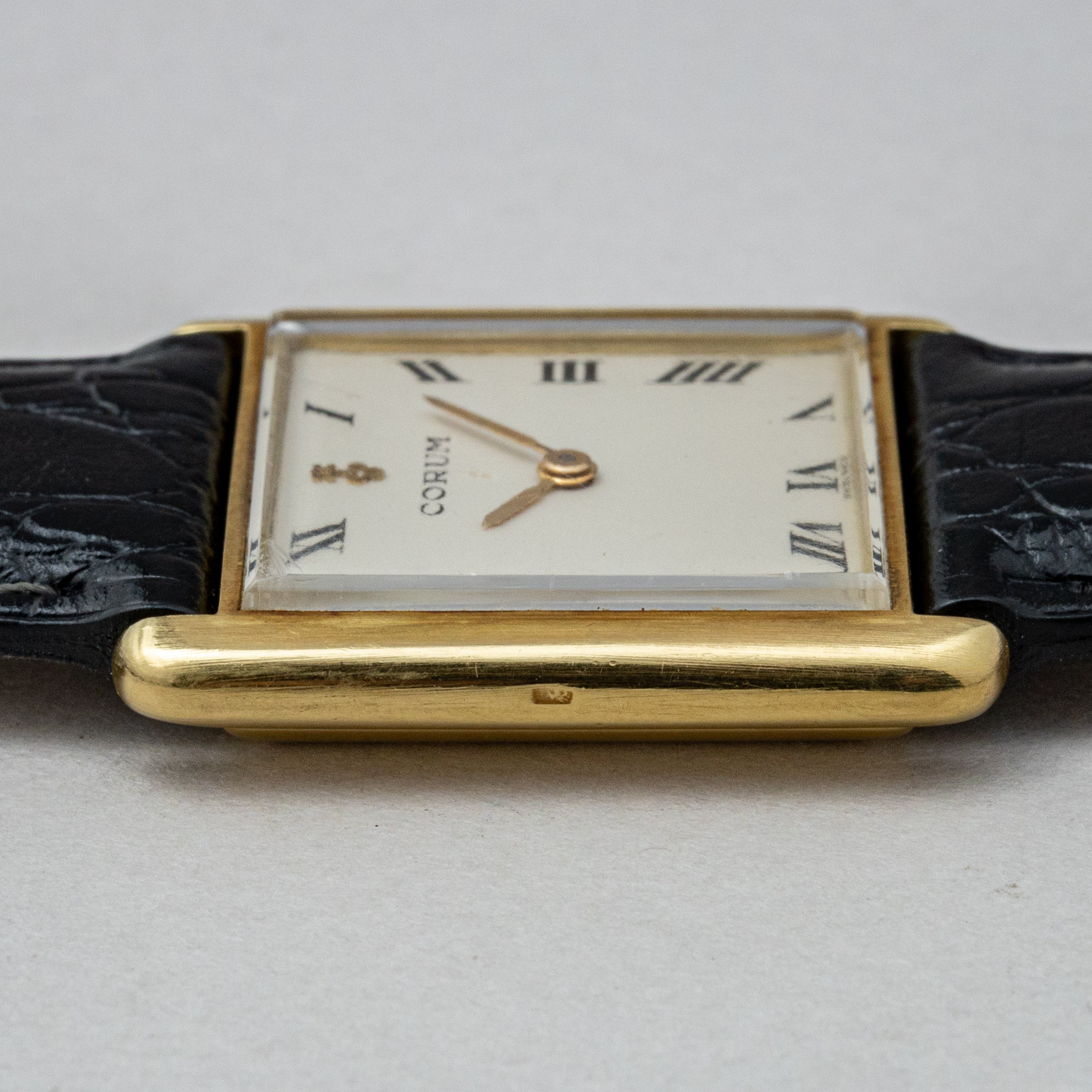 CORUM 手巻き時計 スクエア レディース 稼働品 コルム 18金無垢 スクエア 手巻き 1970年代