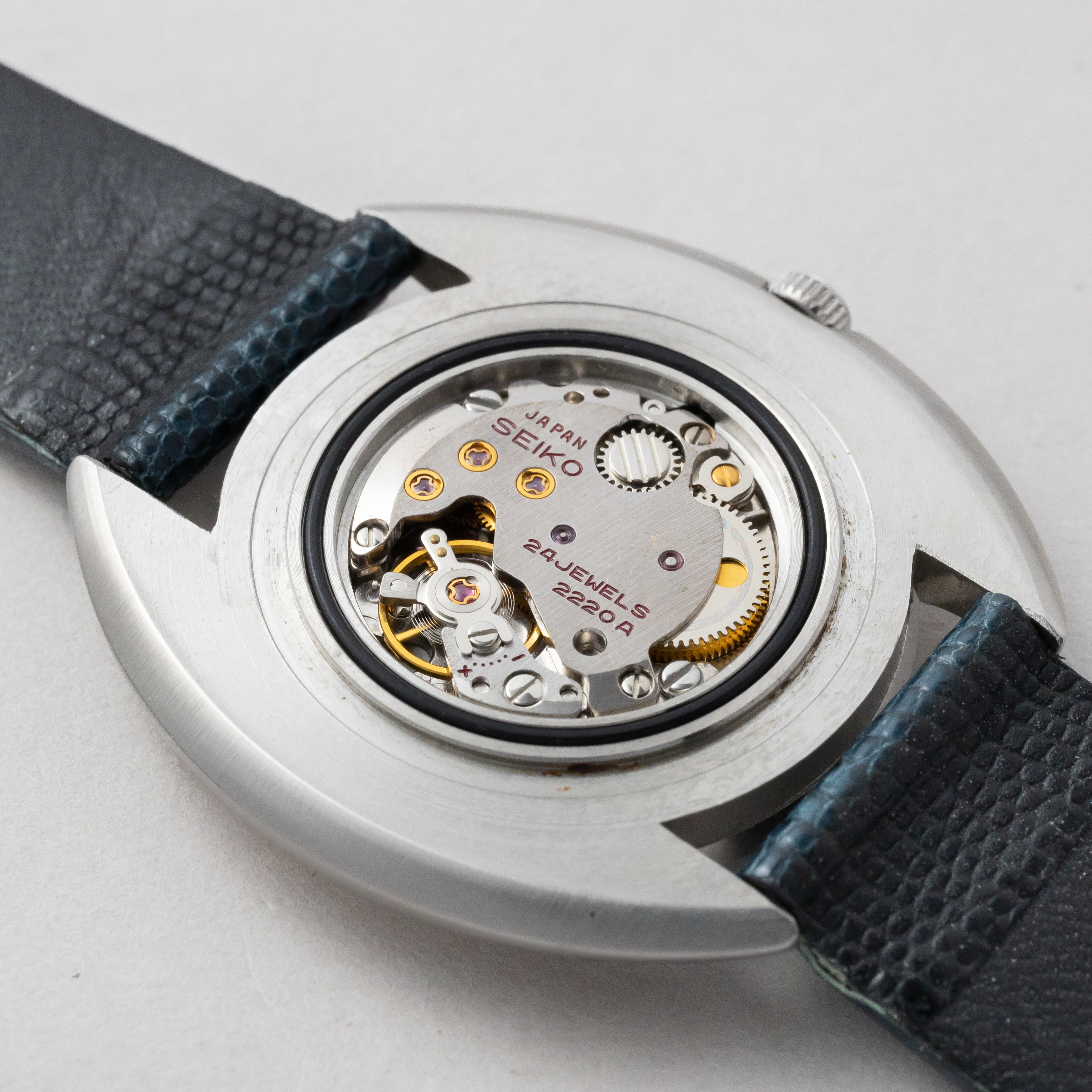 セイコー シャリオ 1974年製 薄型手巻き式 ブルーダイヤル
