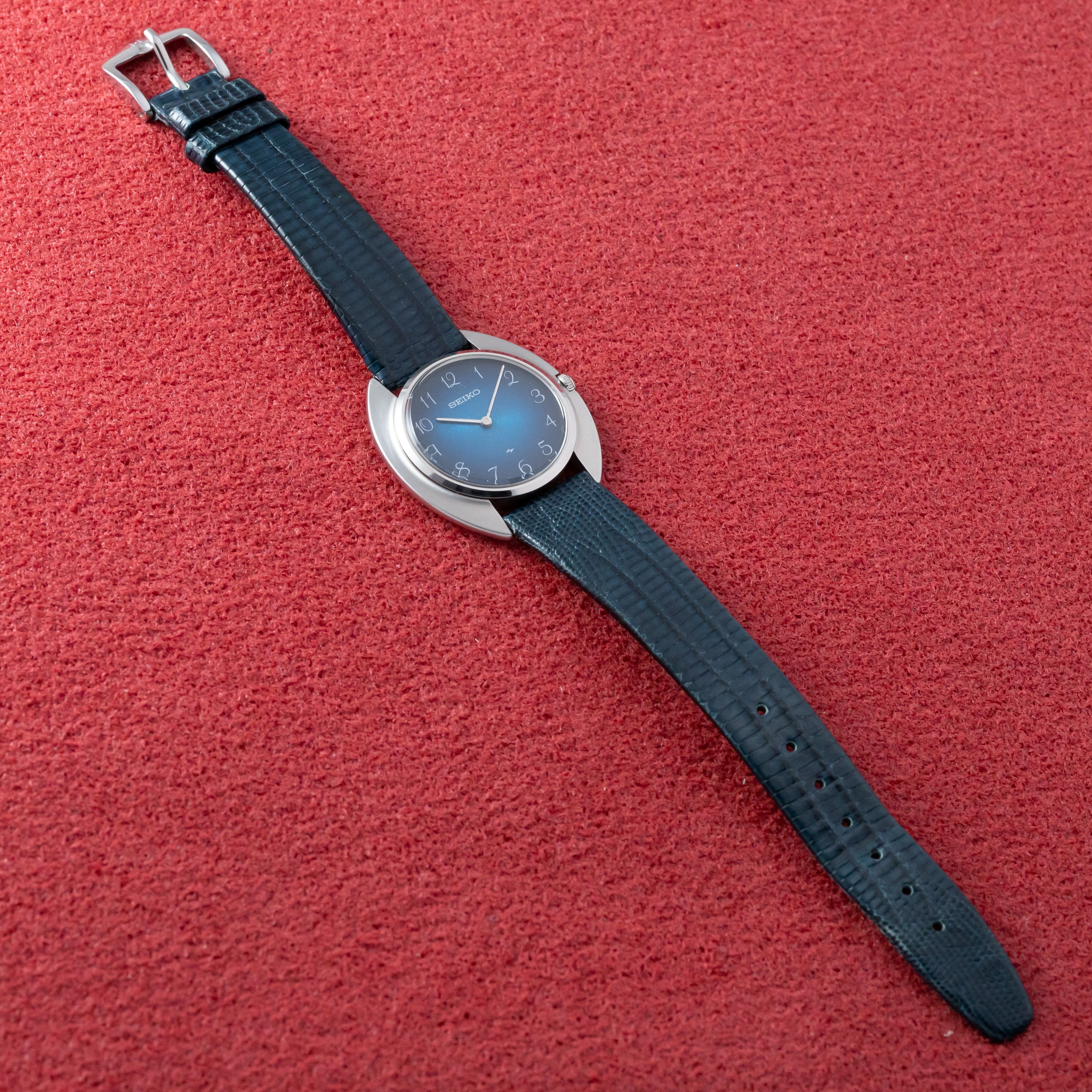 セイコー シャリオ 1974年製 薄型手巻き式 ブルーダイヤル