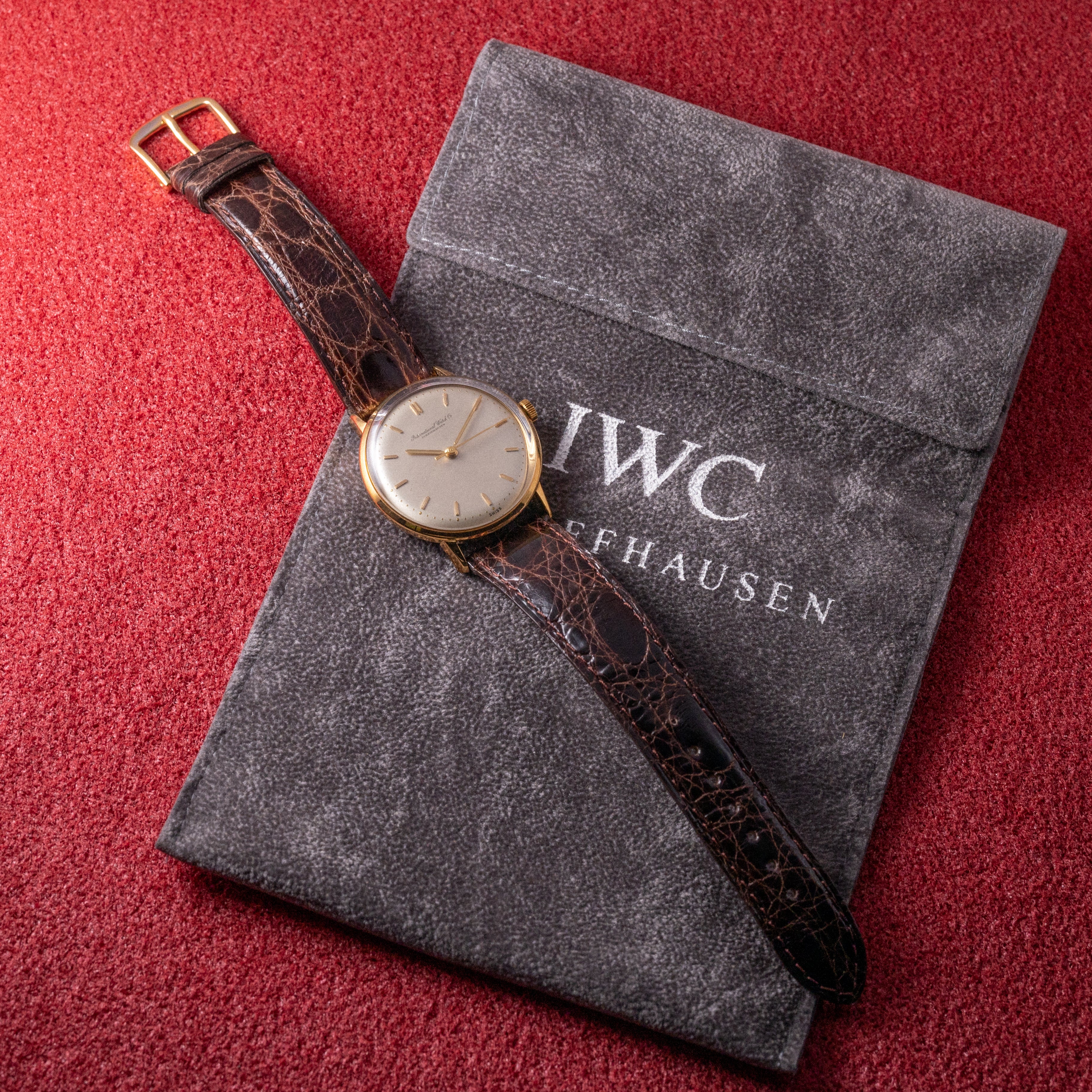 IWC ラウンドケース 1965年出荷 18KYG Cal.401 サービスギャラ付き